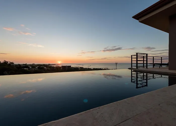 Casa De La Perla, Ocean View 4 Bedroom Tamarindo